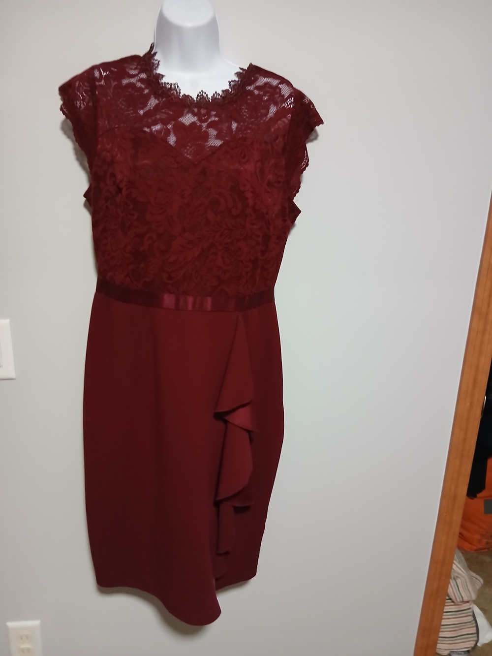 Miusol Burgundy Lace Bodice Midi Dress